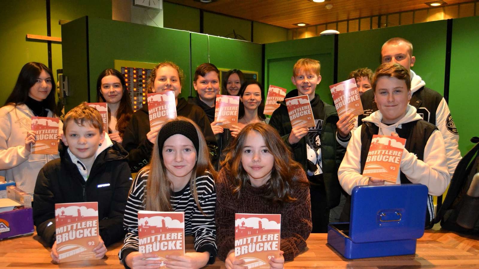 Kultige Schülerzeitung „Mittlere Brücke“ ab jetzt im Handel 